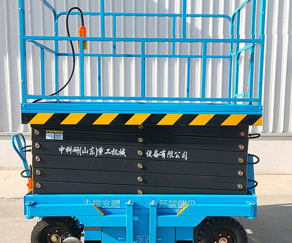 玉树自行走升降机